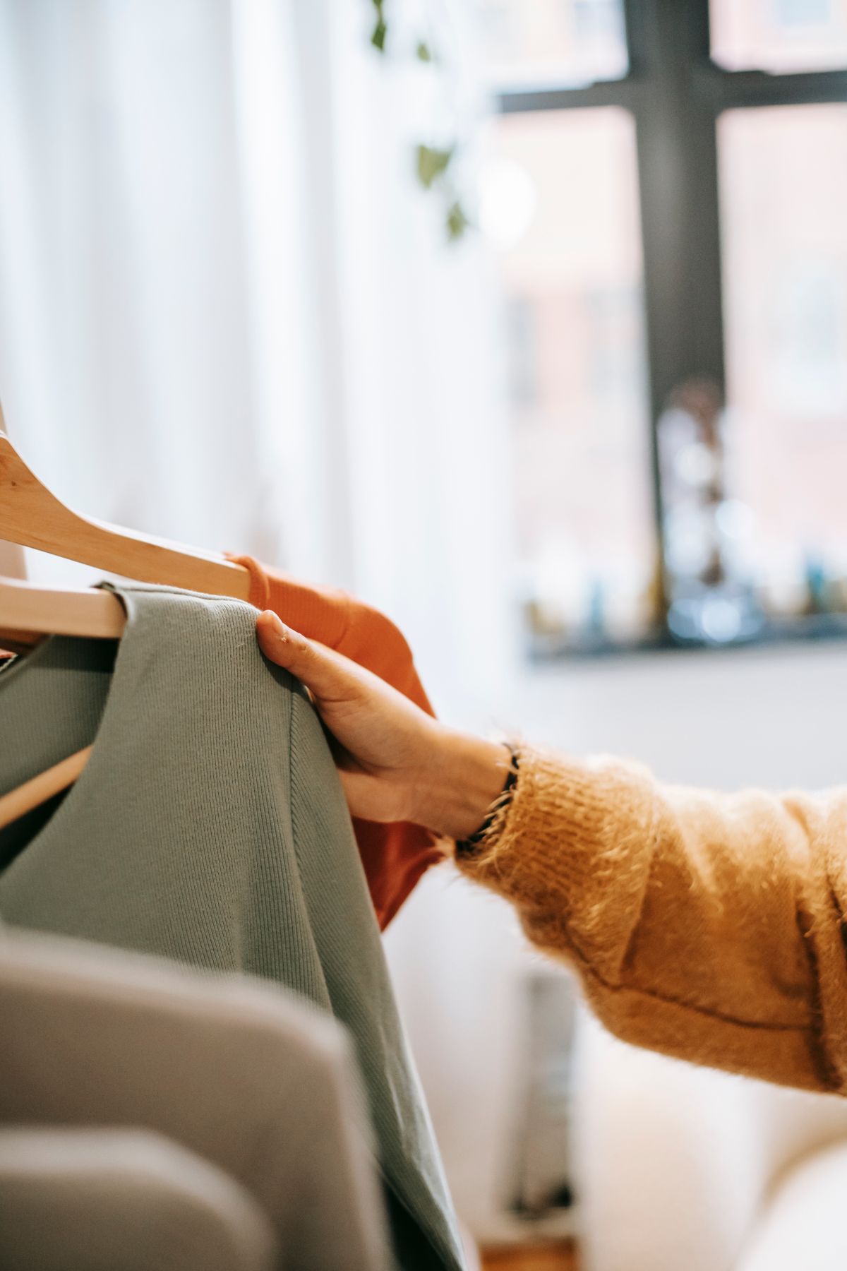 Social media shopping and mobile commerce